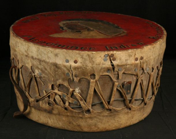ANTIQUE MENOMINEE OLD POW WOW DRUM PAINTED INDIAN CHIEF  
